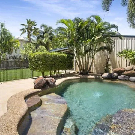 Tropical 5Br Retreat With Pool In Railway Estate-3