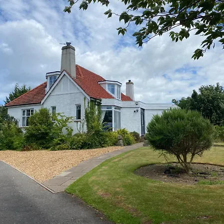 Gorgeous Family Home 15 Mins From City Centre Edinburgh-3