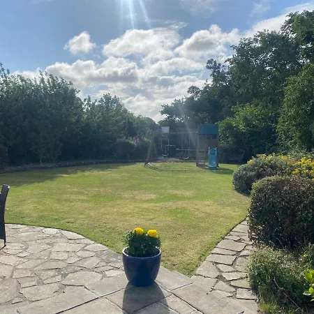 Gorgeous Family Home 15 Mins From City Centre Edinburgh-2