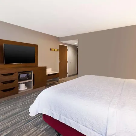 Hampton Inn Traverse City-2