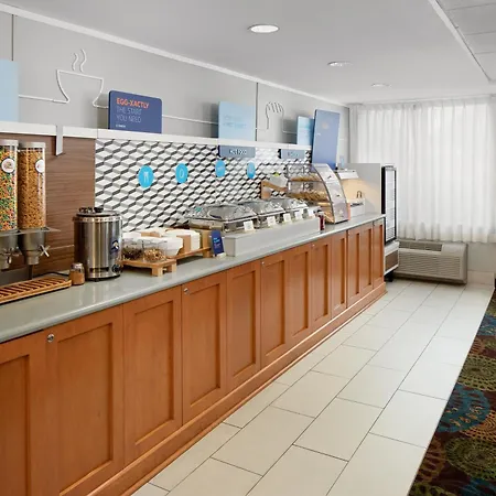 Holiday Inn Express Romulus / Detroit Airport By Ihg-3