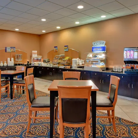 Holiday Inn Express Airport Calgary By Ihg-2