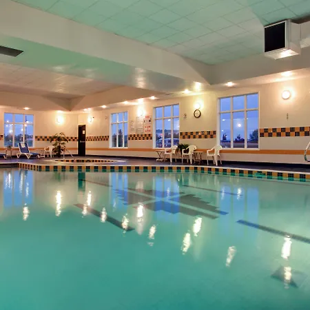 Holiday Inn Express Airport Calgary By Ihg-3