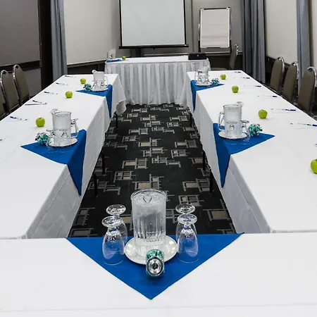 Holiday Inn Express Edmonton Downtown By Ihg-3