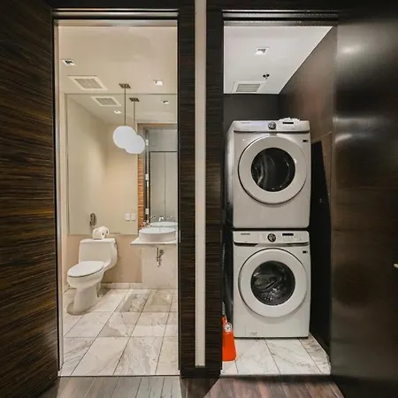 Intimo Palms Place Penthouse-2