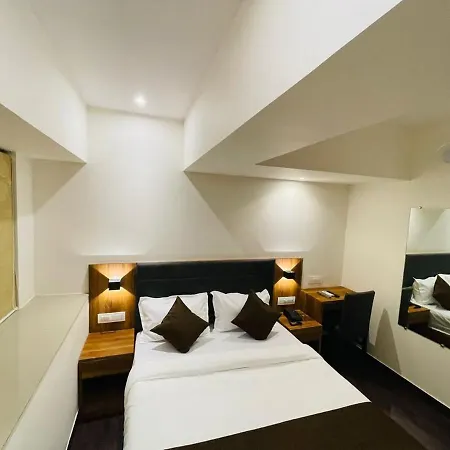 Hotel Hilton Suites-2