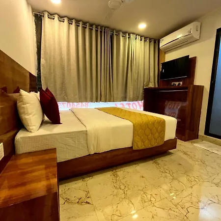Hotel Delmond Prime- Near Nesco-2