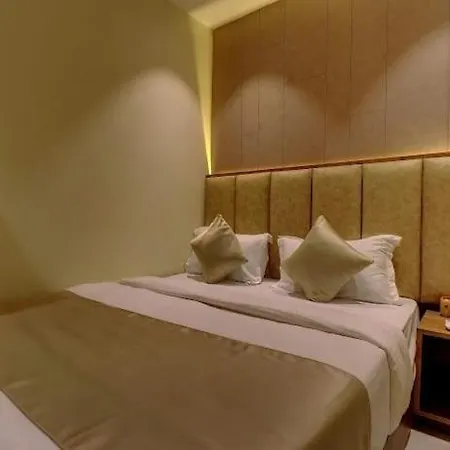 Hotel Amber Suite Near Mumbai Airport-2