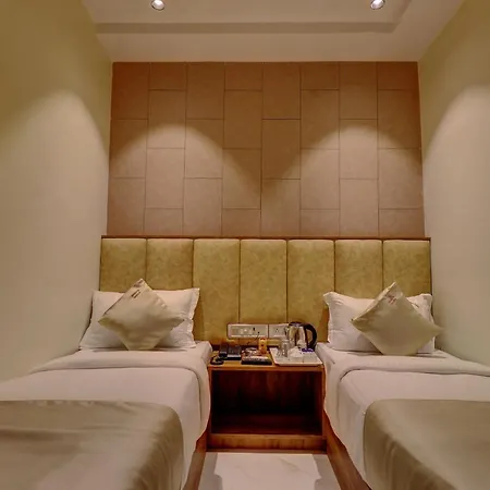 Hotel Amber Suite Near Mumbai Airport-3
