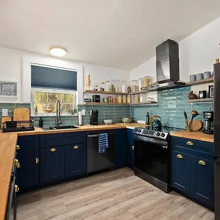 Cute 4Br House In Downtown Wpb-2