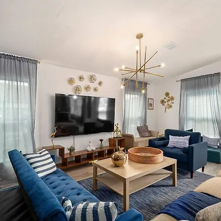 Cute 4Br House In Downtown Wpb-3