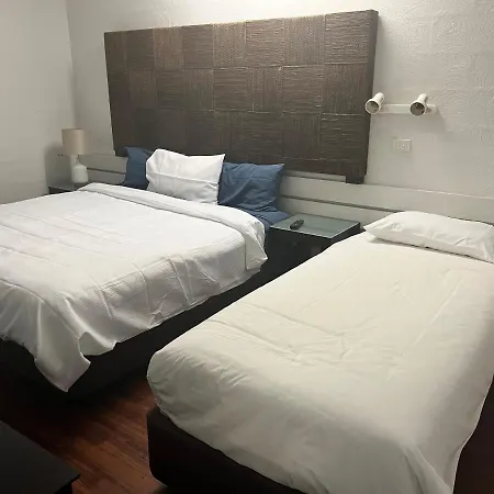 Bungalow Hotel-2