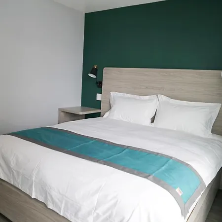 Starlight Hotel Near Lga Airport-3