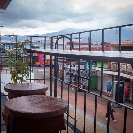 Lolas Hostal Apartamento Equipado-3