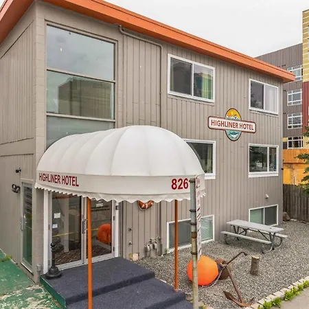 Highliner Hotel - Queen Suites-3