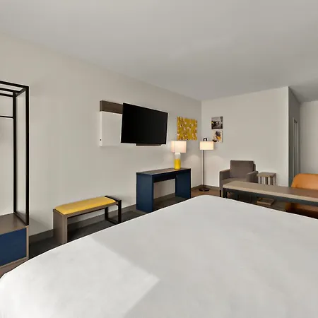 Comfort Suites Columbus East Broad-3