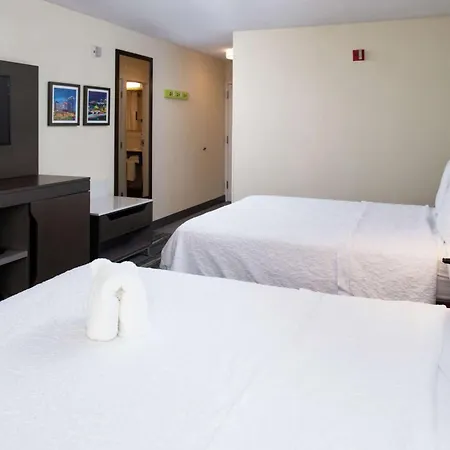 Hampton Inn Greensboro Airport-2