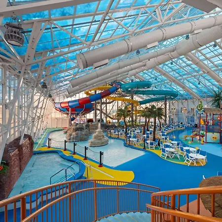 La Quinta Inn And Suites By Wyndham At Watiki Waterpark-3