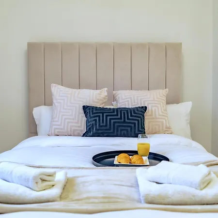 Modern 2 Bedroom Home In Edinburgh Free Parking-2