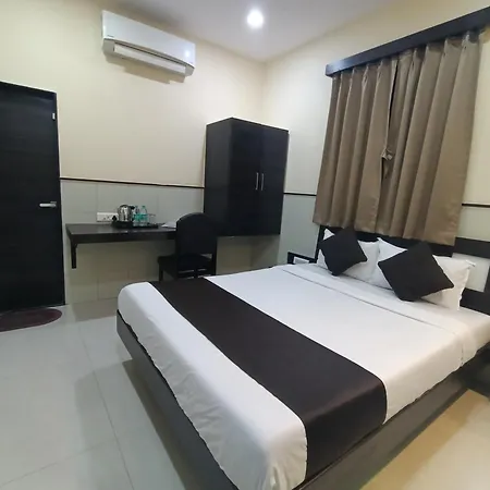 Hotel Triton Sion - Near Us Embassy - Hotel Near Bkc-2