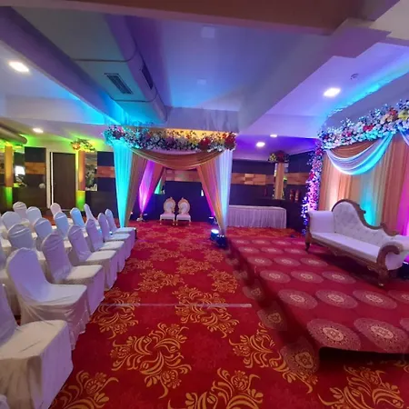 Hotel Mumbai House Juhu Santacruz West-3