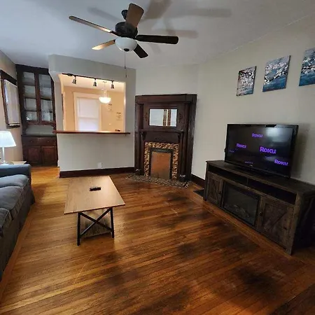 Cleneay #1 Private 3 Bed Near Xavier & Downton-2