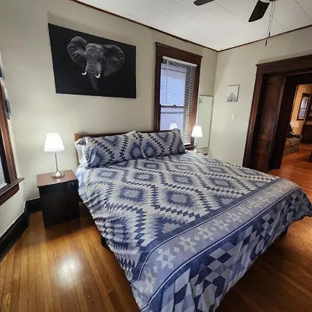 Cleneay #1 Private 3 Bed Near Xavier & Downton-3