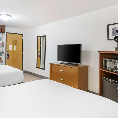 Best Western Plus El Paso Airport Hotel & Conference Center-3