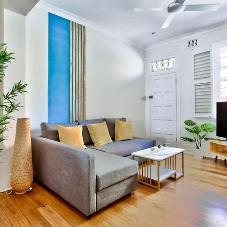 Gorgeous 2 Bedroom House Ultimo 2 E-Bikes Included-2