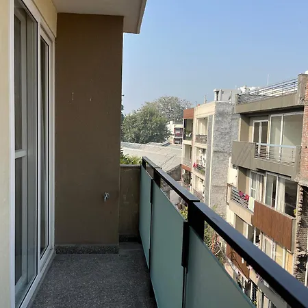 Fully Furnished Comfortable Rooms In Hauz Khas - Woodpecker Apartments-3