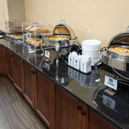 Clarion Hotel Detroit Metro Airport-3