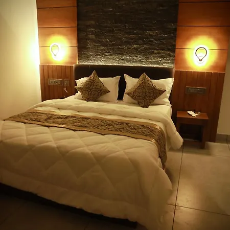 Silverstone Inn-3