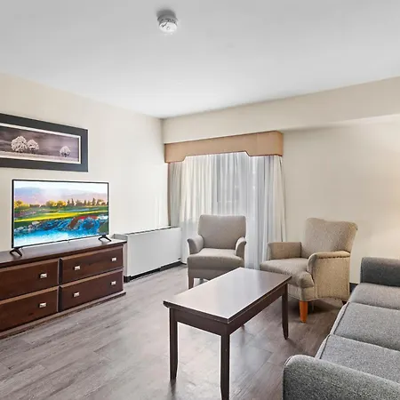 Travelodge Hotel By Wyndham Saskatoon-2