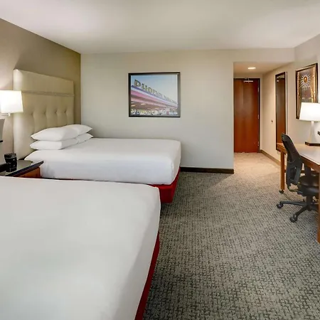 Drury Inn & Suites Phoenix Airport-2