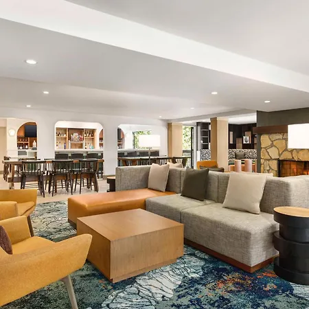 Hilton Garden Inn Monterey-3