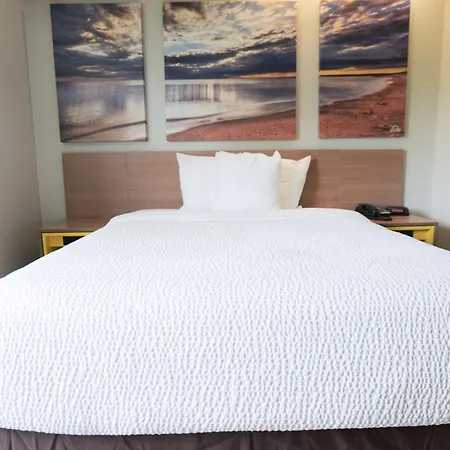 Days Inn By Wyndham Flint/Bishop International Airport-3