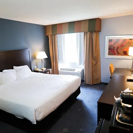 Baymont By Wyndham Flint Airport North-2
