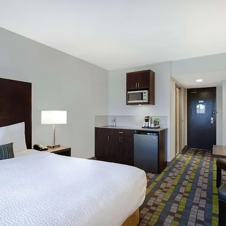 Days Inn By Wyndham Victoria Airport Sidney-2