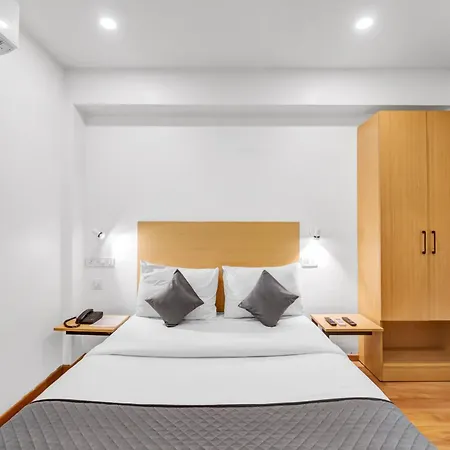 Upar Hotels Thoraipakkam, Omr-3