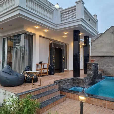 Greystone Villa, Swiming Pool , Bbq , Big Garden, Pool Table, Party Speaker, Bathtub, Kitchen, 15Mins To Golden Temple-2