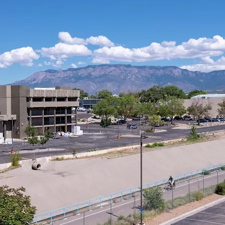 Hampton Inn Albuquerque - University/Midtown-3