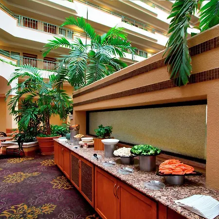 Embassy Suites By Hilton Greensboro Airport-2
