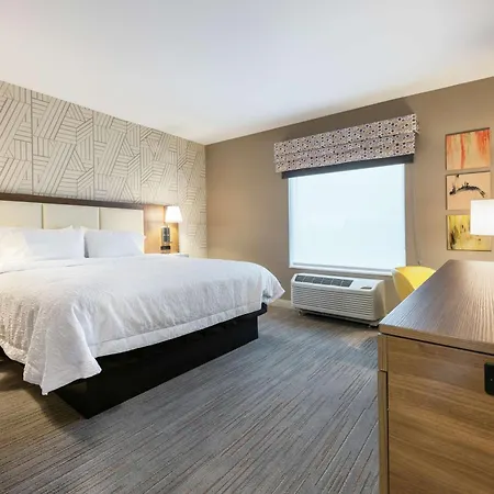 Hampton Inn & Suites Charlottetown-3