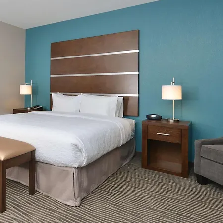 Hampton Inn & Suites Des Moines Downtown-3