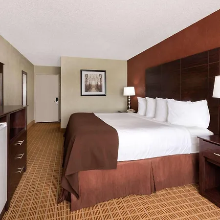 Baymont By Wyndham Midland Airport-3