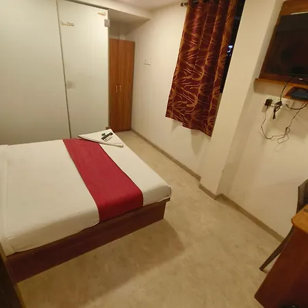 Hotel Beach Crown Juhu-2