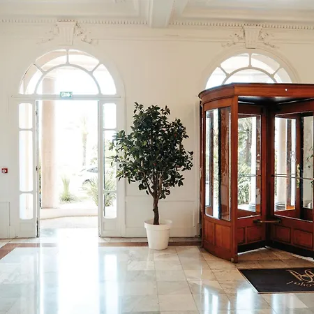 Hotel Le Royal Promenade Des Anglais-3