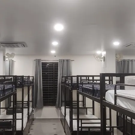 Basera Ac Dormitory & Rooms-3