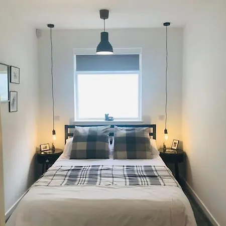 Kaimes Kip: Stylish Edinburgh Five Bedroom Home-2
