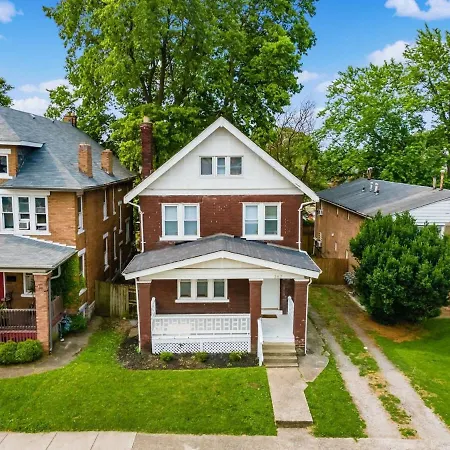 Large 5 Bedroom House Next To Osu, Sleeps 16-3